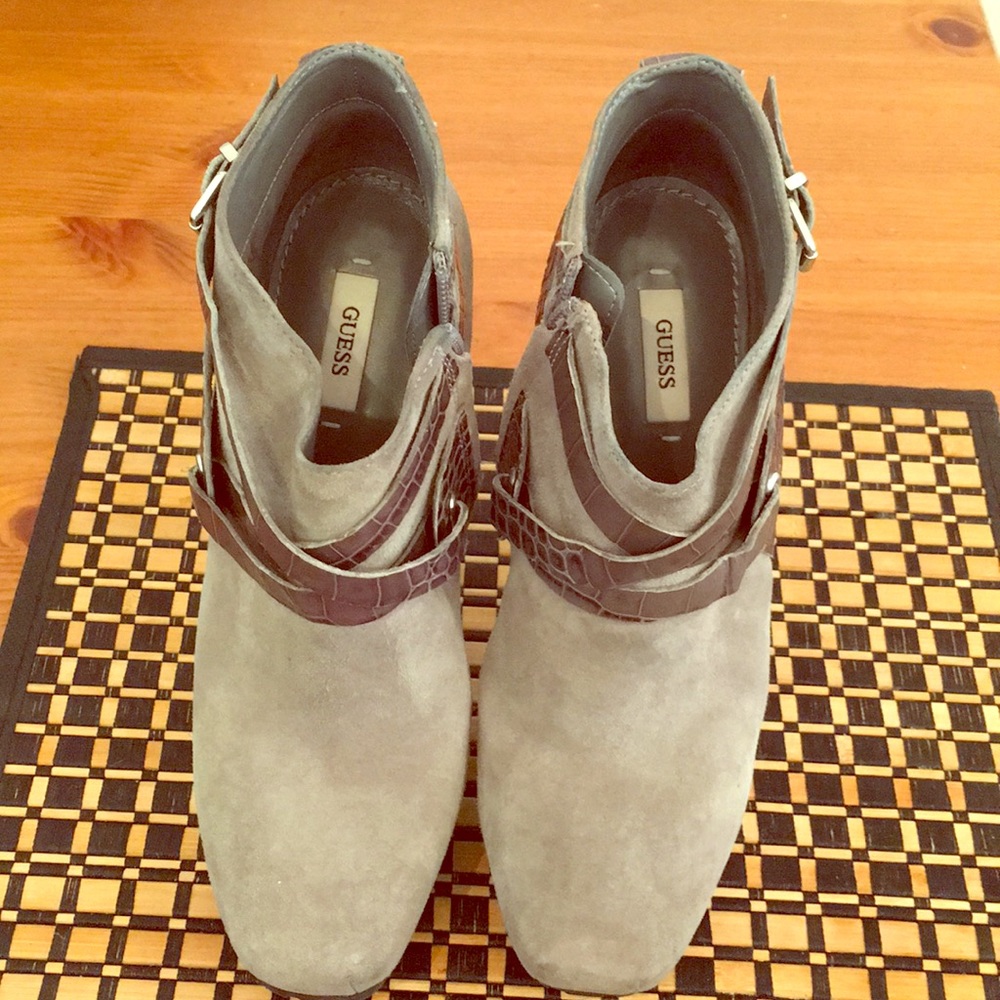 Guess boots